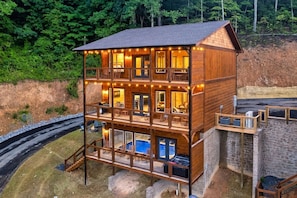 Exterior - Private Indoor Heated Pool, Mtn Views, Hot Tub, Fire Pit, Location, Fast Wifi (Sevierville)