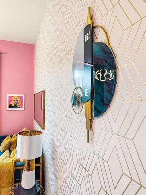 Interior - Dolly's Art Deco: Luxe Stay Near Broadway (Nashville)