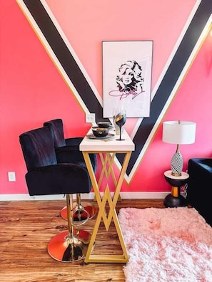 Interior - Dolly's Glam Getaway: Glittering Gem Near Broadway (Nashville)