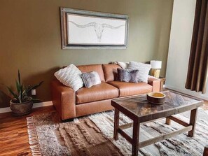 Living area - Rustic Chic: Boutique Luxe Near Broadway (Nashville)