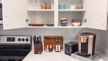 Peti sejuk, ketuhar gelombang mikro, ketuhar, dapur