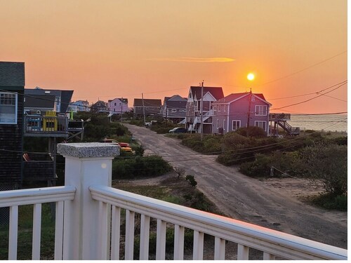 BEACH HAVEN RI - FULLY STOCKED - STEPS TO THE BEACH