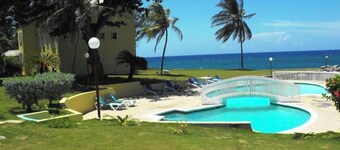 THE COZY HOUSE TWO, 3 BEDROOM BEACH FRONT