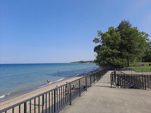 Beach nearby, sun loungers