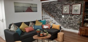 TV - Recanto das Florenças (3) – Stone House (Arco da Calheta)