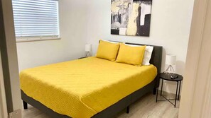 3 makuuhuonetta, silitysrauta/-lauta, ilmainen Wi-Fi, vuodevaatteet