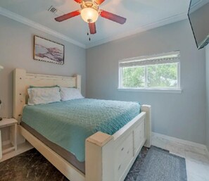 2 slaapkamers, een strijkplank/strijkijzer, gratis wifi, beddengoed