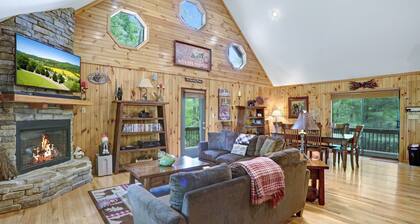 Vacation at a family & pet friendly cabin in the Blue Ridge mountains!
