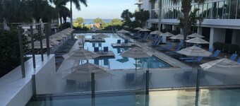 Marriott's Fantastic Crystal Shores resort. 2BR on the beach.  Kitchen, 3 Pools
