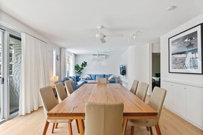 Dining - Apartment 11 - The Cove (Noosa Heads)