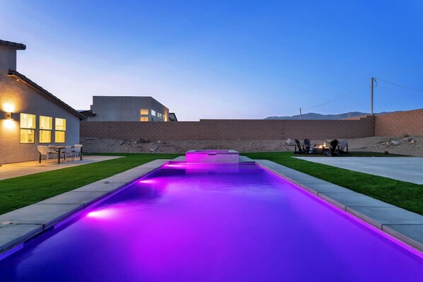 Piscine extérieure, piscine chauffée