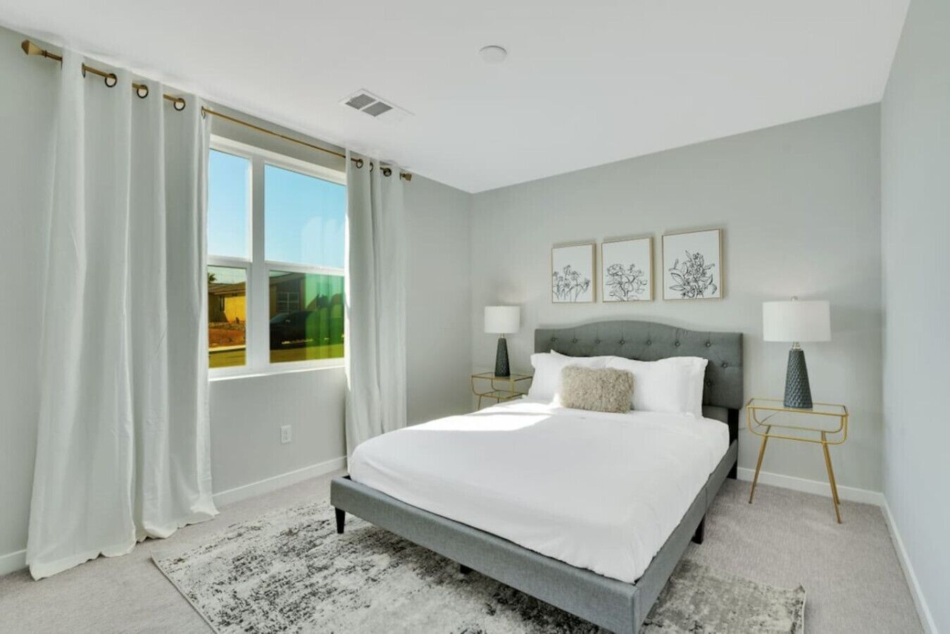 3 habitaciones, escritorio, tabla de planchar con plancha y wifi gratis 