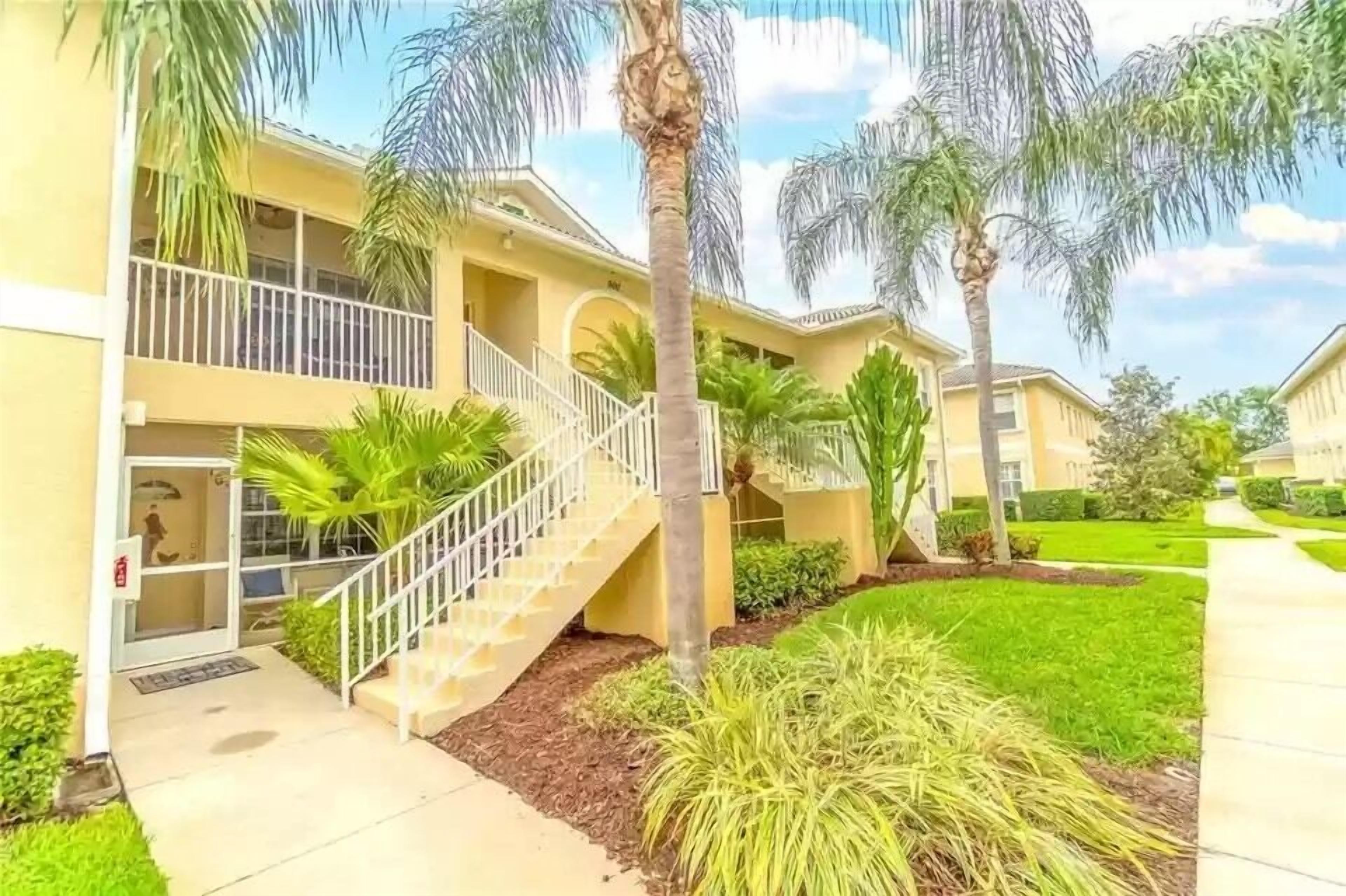 "STAY SALTY" Tastefully furnished, clean 2 bedrooms condo, Venice FL. Location!