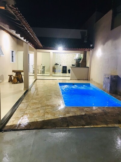 House with pool and leisure area 10 minutes from water parks