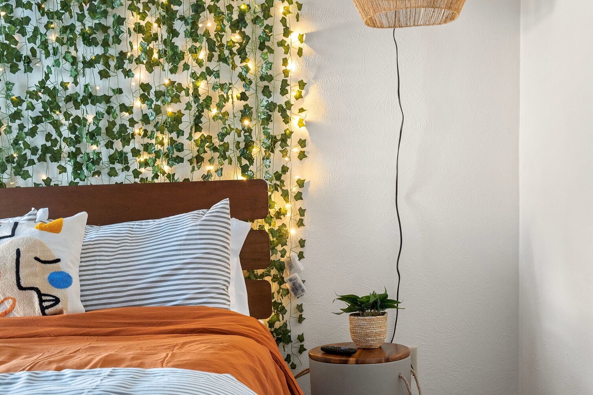 4 habitaciones, tabla de planchar con plancha y cuna de viaje 