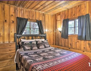 Hidden_Rest_Cabin9_12 - Cabin 9 — King Cabin with Private Indoor Hot Tub (Lakeside)
