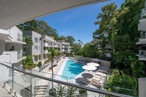 Lämmitetty uima-allas