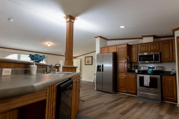 Frigorífic, microones, forn i placa de cuina