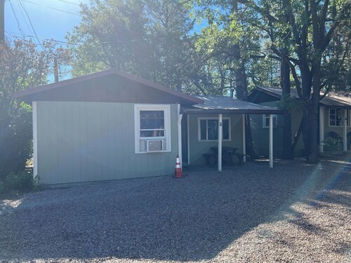 Cabin 11 — Family Cabin with Queen Bedroom, Three Twin Beds and Sofa Bed