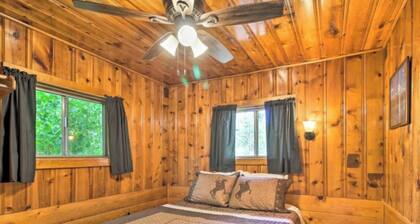 Cabin 11 — Family Cabin with Queen Bedroom, Three Twin Beds and Sofa Bed