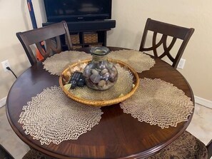 Cottage, 3 Bedrooms | Private kitchen | Full-size fridge, microwave, stovetop, dishwasher - Cozy Dream Cottage (Colorado Springs)