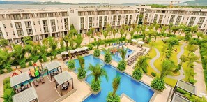 Exterior - Villa 102 Royal Lotus cách bãi biển 5 phút (Hạ Long)