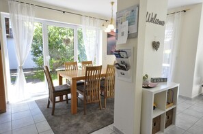 Dining - Vacation home Am Yachthafen 102 B (Wittmund)
