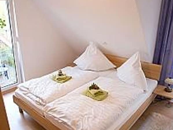 3 bedrooms, in-room safe, WiFi