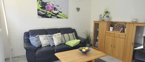 Fernseher, DVD-Player, Stereoanlage