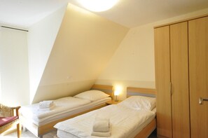 3 bedrooms, in-room safe, WiFi - Vacation home Am Yachthafen 102 B (Wittmund)