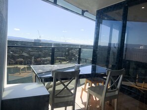 Outdoor dining - Spa Bath River/Hinterland View <br>Large Size One Bedroom on Circle On Cavill  (Surfers Paradise)