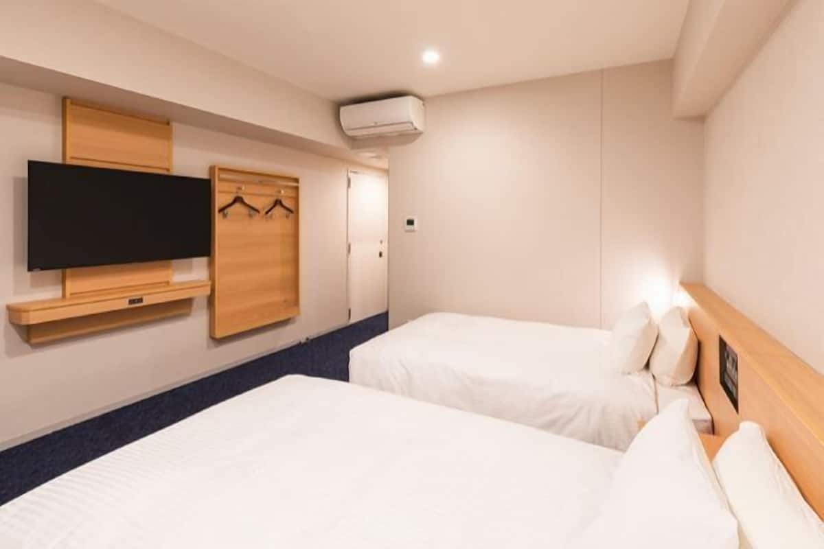 1 bedroom, down duvets, blackout curtains, free WiFi