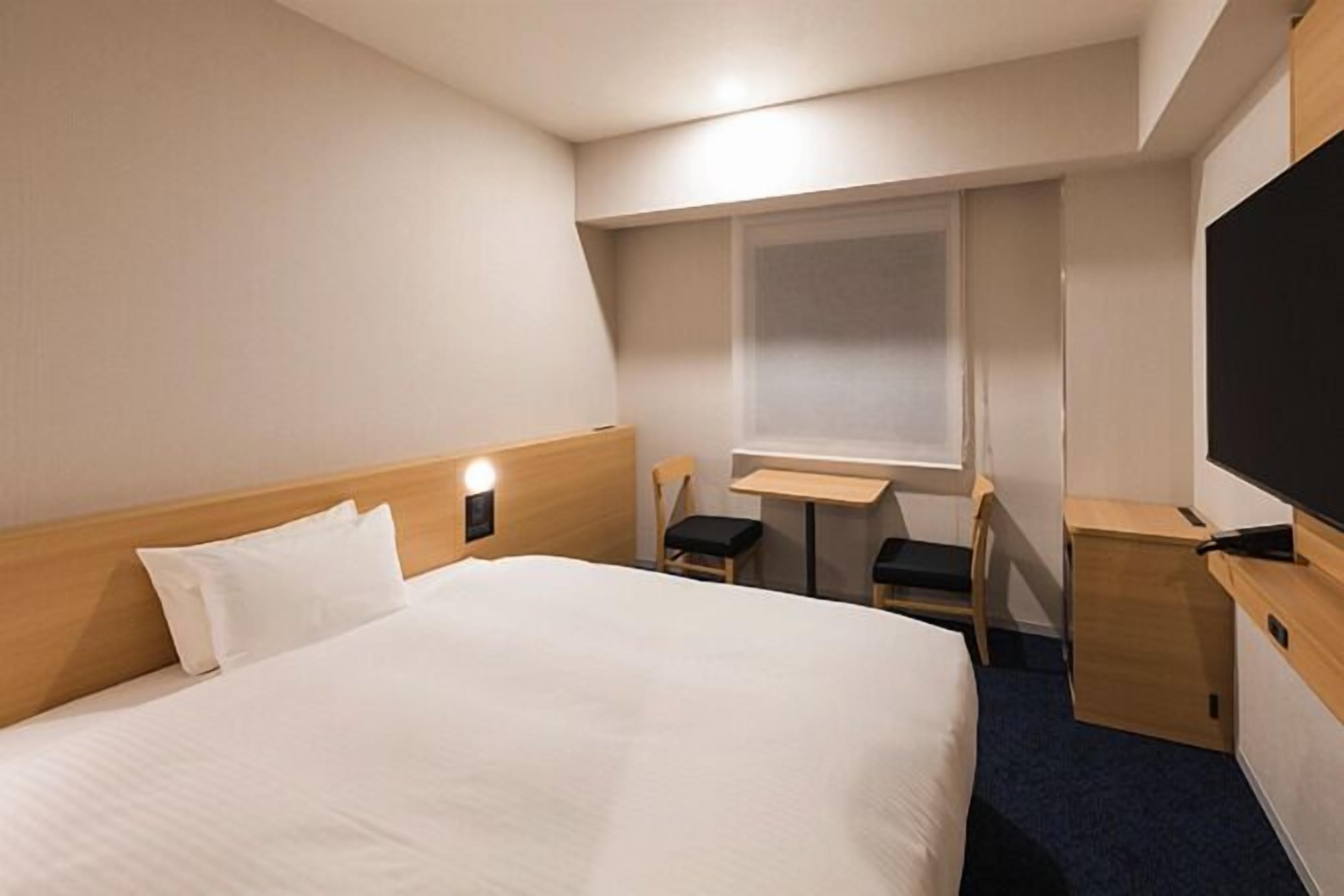 Dundyner, blendingsgardiner, wi-fi (inkludert) og sengetøy