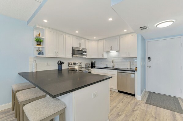 Fridge, microwave, oven, stovetop - Water View ~ 1 bedroom condo! Harbor Towers Yacht & Racquet Club Siesta Key (Siesta Key)