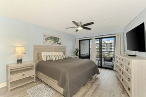 1 bedroom, WiFi, bed sheets - Water View ~ 1 bedroom condo! Harbor Towers Yacht & Racquet Club Siesta Key (Siesta Key)