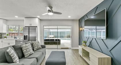 NEWLY LARGE HEATED POOL Modern home Ace Location Tampa Oasis - SEE 3D Tour