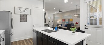 The Oasis - Modern 3BR Near Downtown - Med Center - Stadiums