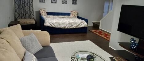 3 chambres, bureau, Wi-Fi gratuit, draps fournis