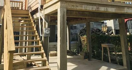 Normlin - Tiny, Beach side wooden home