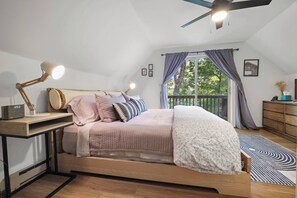 3 bedrooms, desk, iron/ironing board, travel cot - Bide-a-Wee- Hike the Trails! Close to the slopes! (Wintergreen Resort)