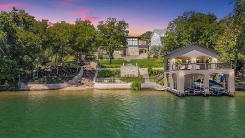ATX Lakefront Retreat, Private Mini Beach, Dock