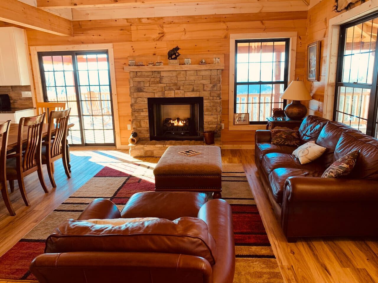 Smart TV, fireplace, stereo