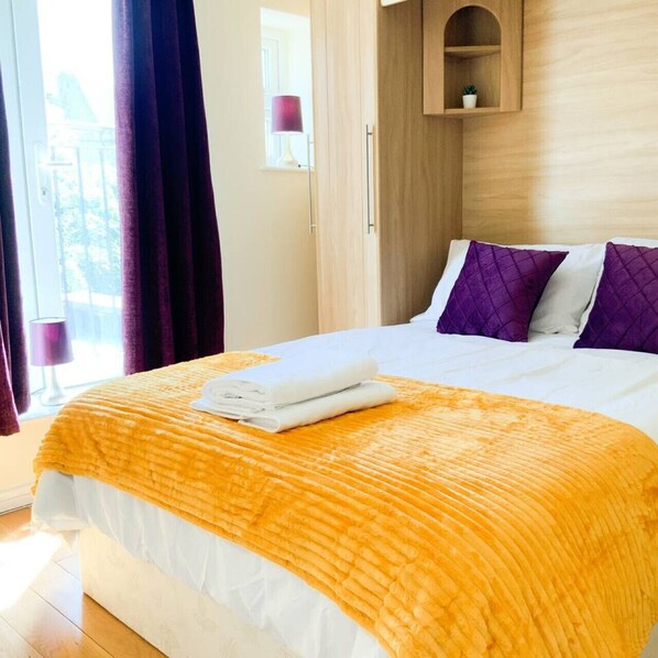 3 bedrooms, desk, iron/ironing board, free WiFi