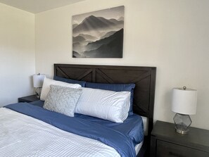 5 chambres, bureau, Wi-Fi, draps fournis