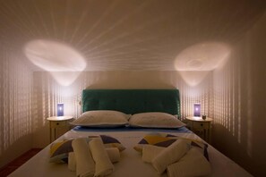 5 bedrooms, WiFi, bed sheets