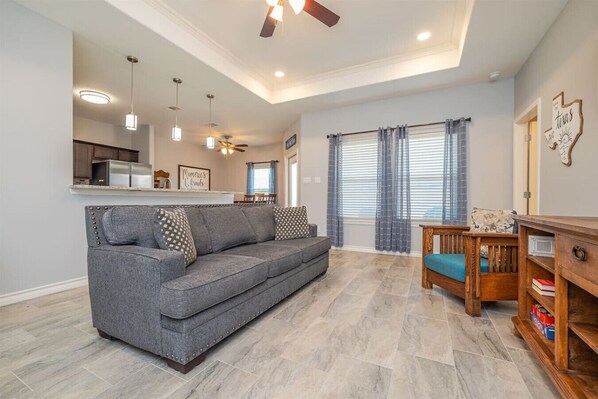 Flat-screen TV - Vacation living at its finest! (Aransas Pass)