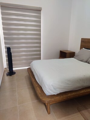 2 slaapkamers, een strijkplank/strijkijzer, gratis wifi, beddengoed