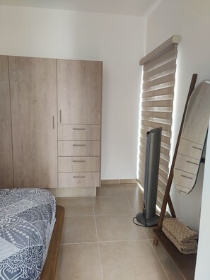 2 chambres, fer et planche à repasser, Wi-Fi gratuit, draps fournis