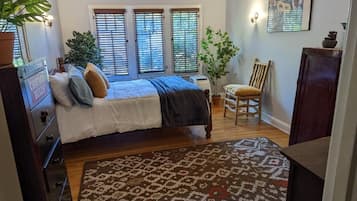 6 habitaciones, tabla de planchar con plancha, wifi y ropa de cama