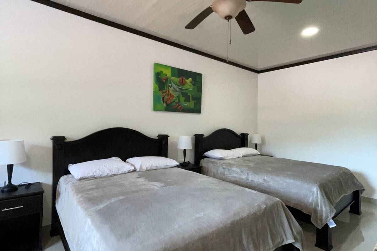 Deluxe Condo | Premium bedding, in-room safe, desk, laptop workspace